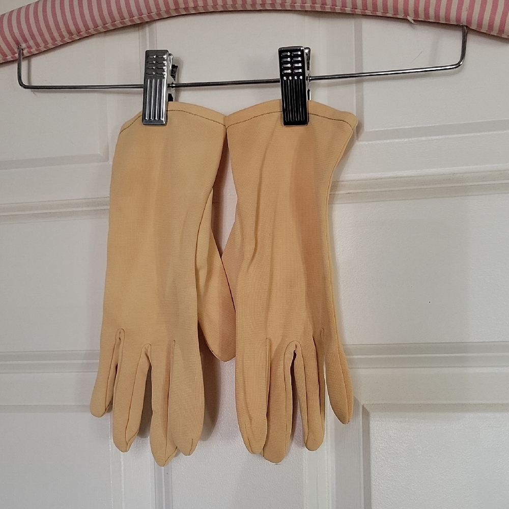 Vintage Hand Dyed Ladies Gloves Size 7+ In Honey